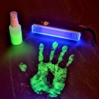 Spray gegen Diebstahl mit UV Lampe im Set - überführt jeden Dieb